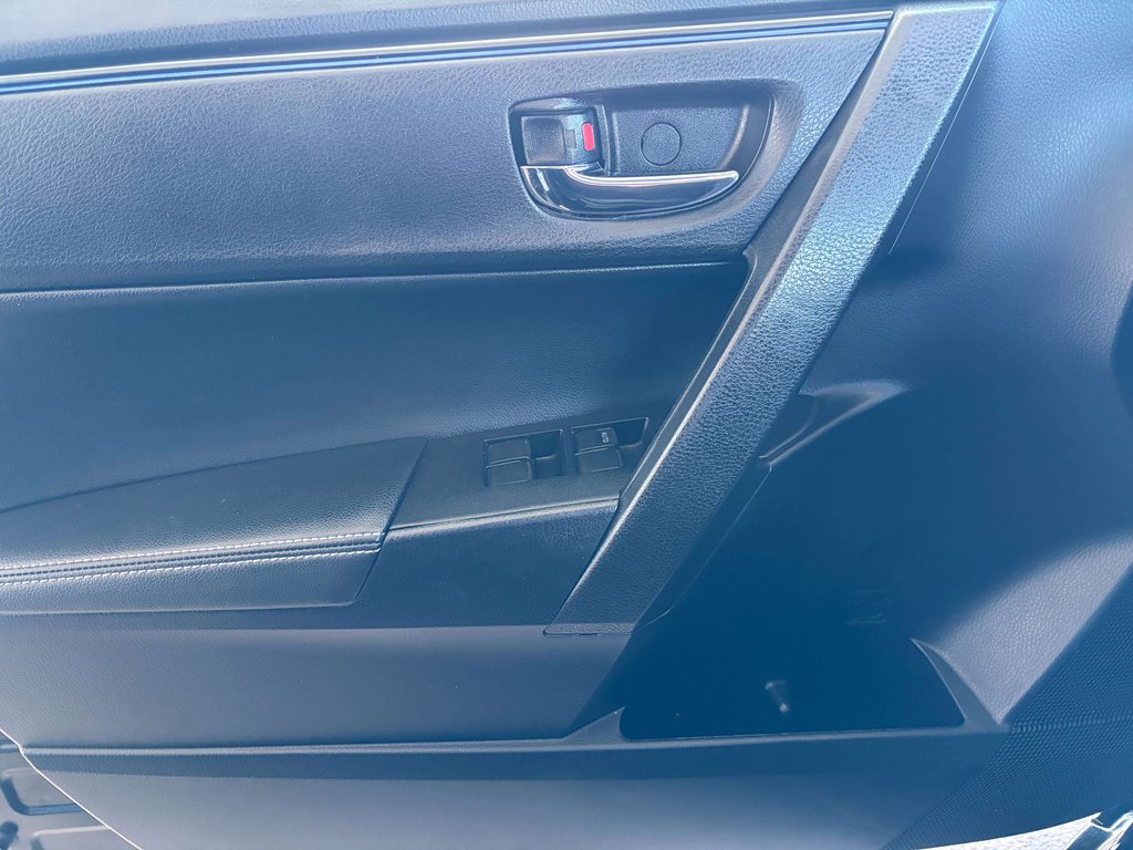 Toyota Corolla CE 2017 à Saint-Georges, Québec - 18 - w1024h768px