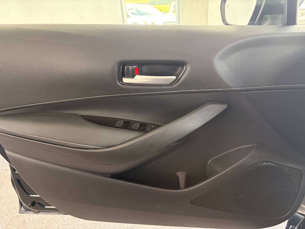 2022 Toyota Corolla in Saint-Georges, Quebec - 17 - w1024h768px