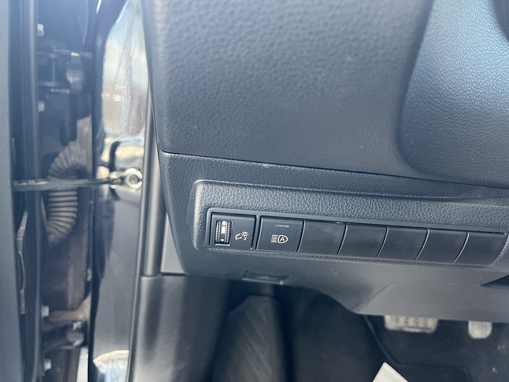 Toyota Corolla LE CVT 2023 à Saint-Georges, Québec - 16 - w1024h768px