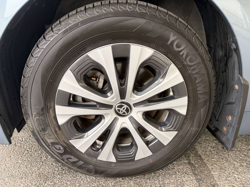 Toyota Corolla Hybrid LE CVT 2023 à Saint-Georges, Québec - 9 - w1024h768px