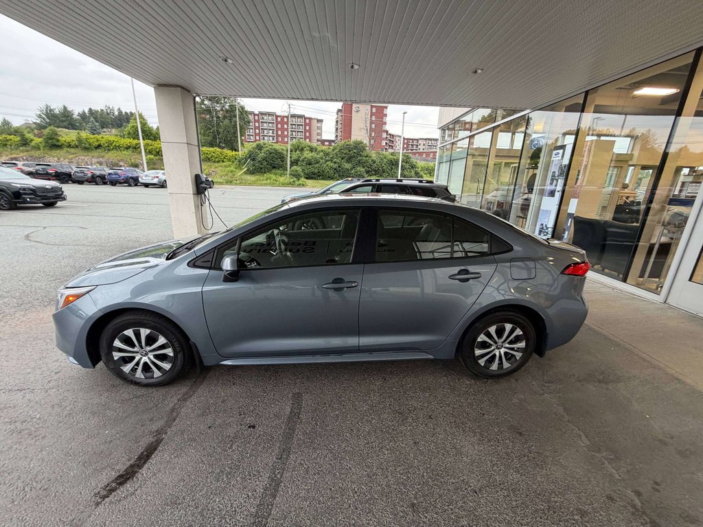 Toyota Corolla Hybrid LE CVT 2023 à Saint-Georges, Québec - 6 - w1024h768px
