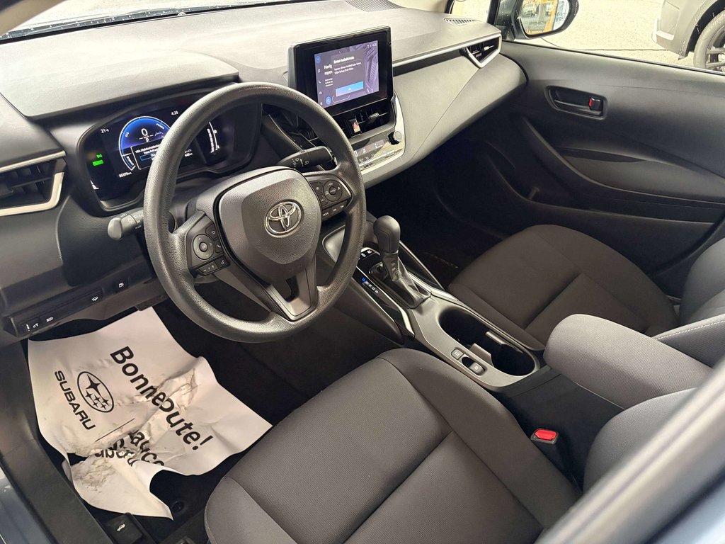 Toyota Corolla Hybrid LE CVT 2023 à Saint-Georges, Québec - 10 - w1024h768px