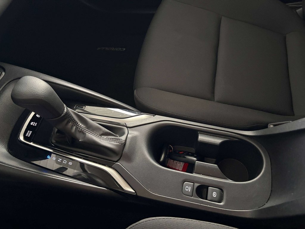 Toyota Corolla Hybrid LE CVT 2023 à Saint-Georges, Québec - 12 - w1024h768px
