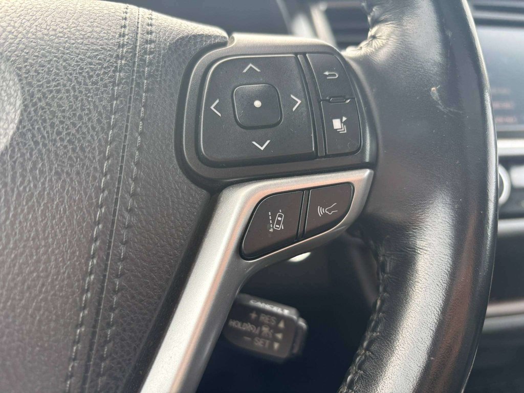 2019 Toyota Highlander XLE in Saint-Georges, Quebec - 16 - w1024h768px