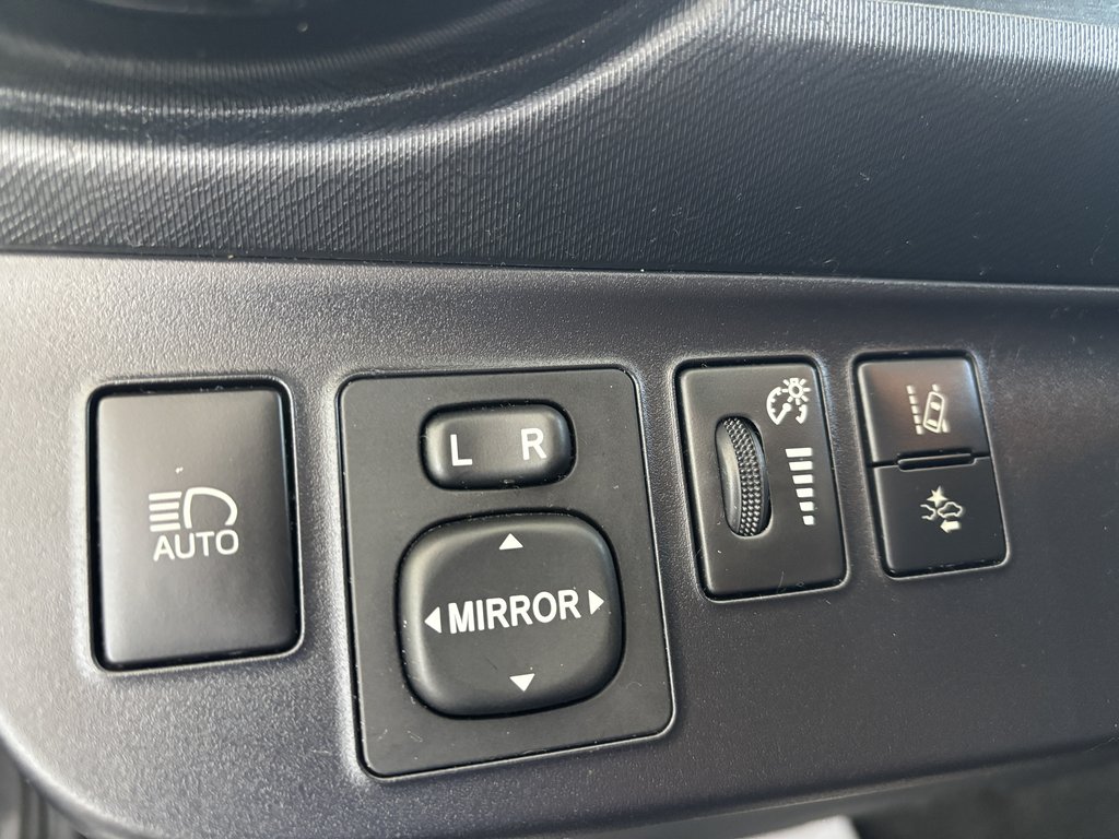 2019 Toyota Prius C Upgrade Auto in Saint-Georges, Quebec - 19 - w1024h768px