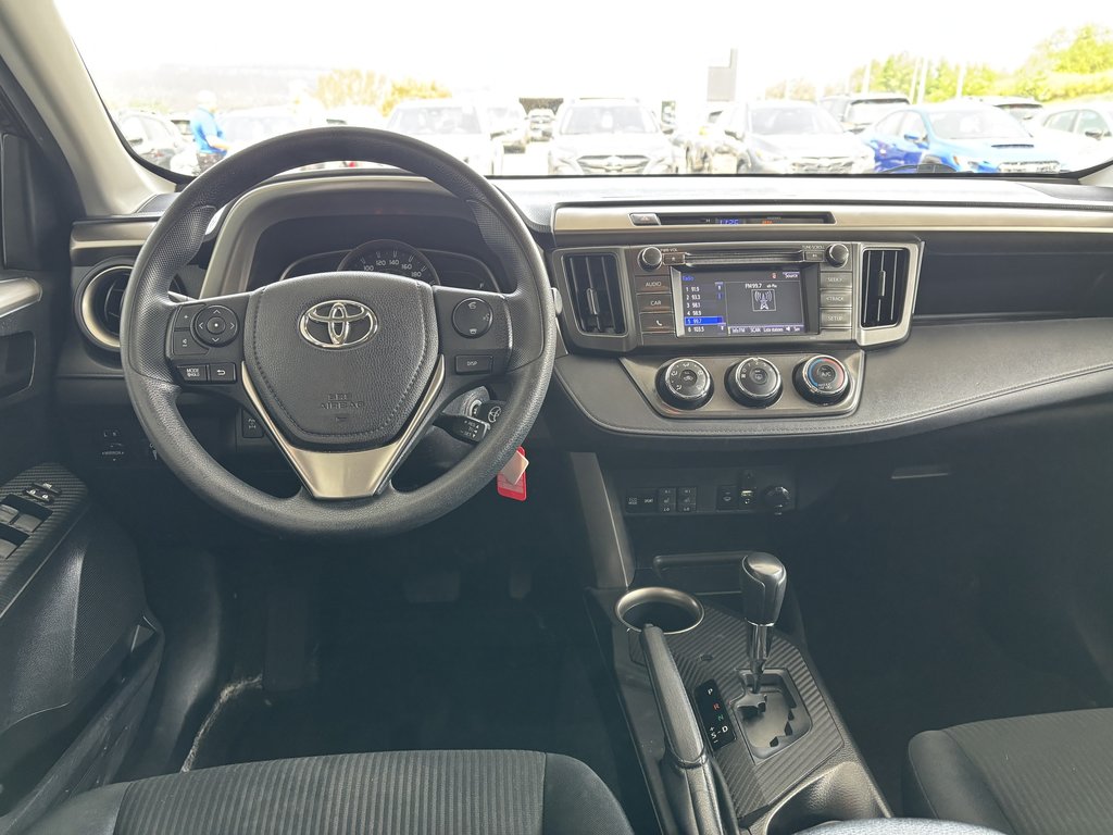 2015 Toyota RAV4 AWD 4dr LE in Saint-Georges, Quebec - 10 - w1024h768px