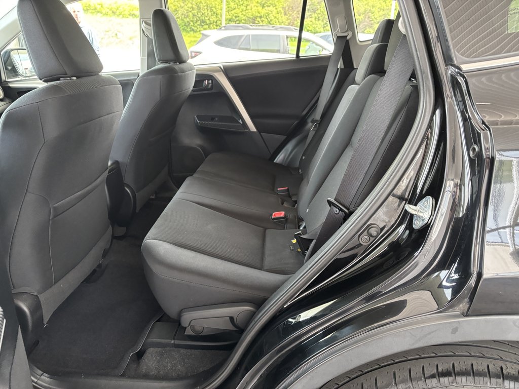 2015 Toyota RAV4 AWD 4dr LE in Saint-Georges, Quebec - 21 - w1024h768px