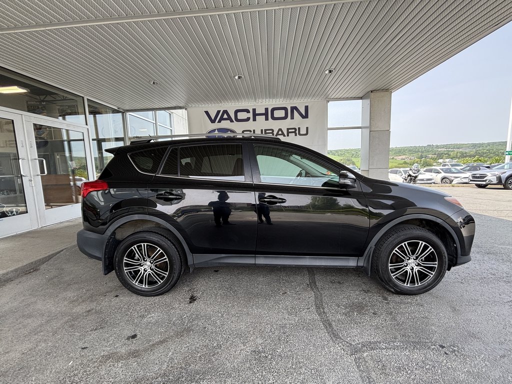 2015 Toyota RAV4 AWD 4dr LE in Saint-Georges, Quebec - 2 - w1024h768px