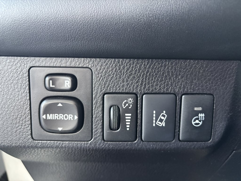 2016 Toyota RAV4 AWD 4dr Limited in Saint-Georges, Quebec - 18 - w1024h768px