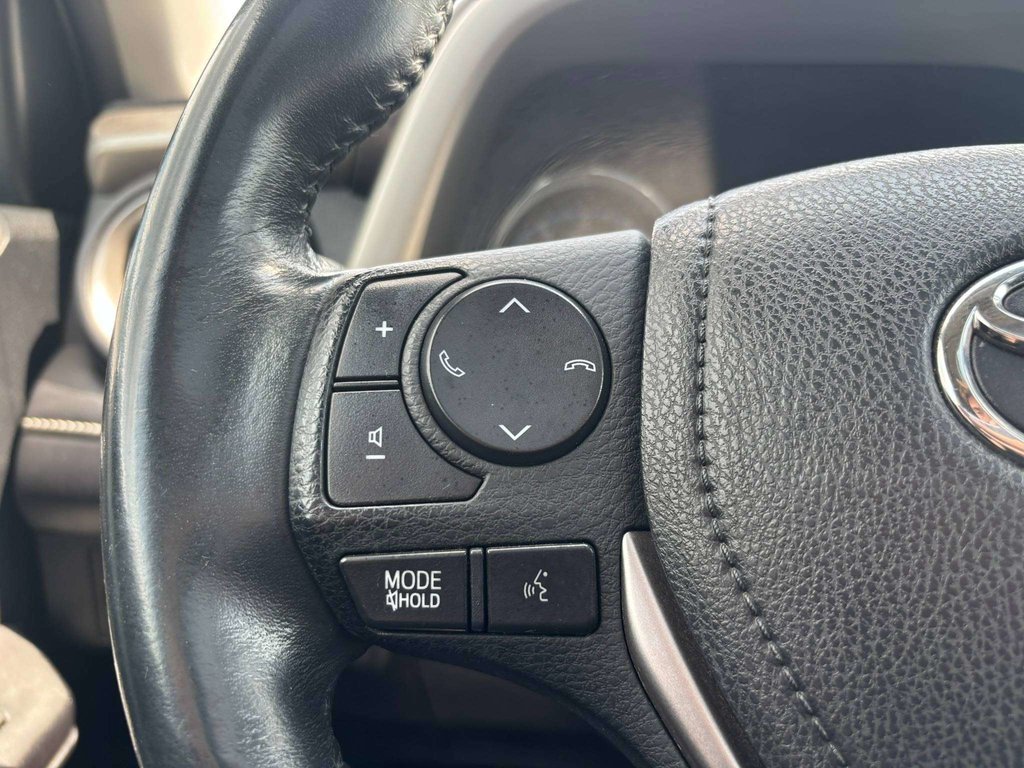 Toyota RAV4 XLE 2017 à Saint-Georges, Québec - 12 - w1024h768px