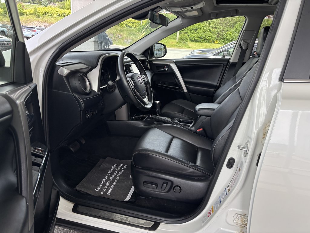 2018 Toyota RAV4 AWD Hybrid Limited in Saint-Georges, Quebec - 11 - w1024h768px