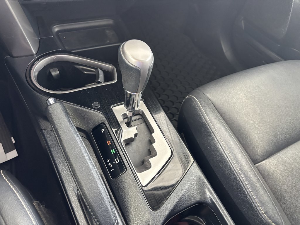 2018 Toyota RAV4 AWD Hybrid Limited in Saint-Georges, Quebec - 18 - w1024h768px