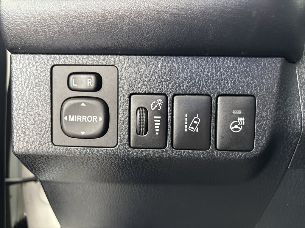 2018 Toyota RAV4 AWD Hybrid Limited in Saint-Georges, Quebec - 19 - w1024h768px