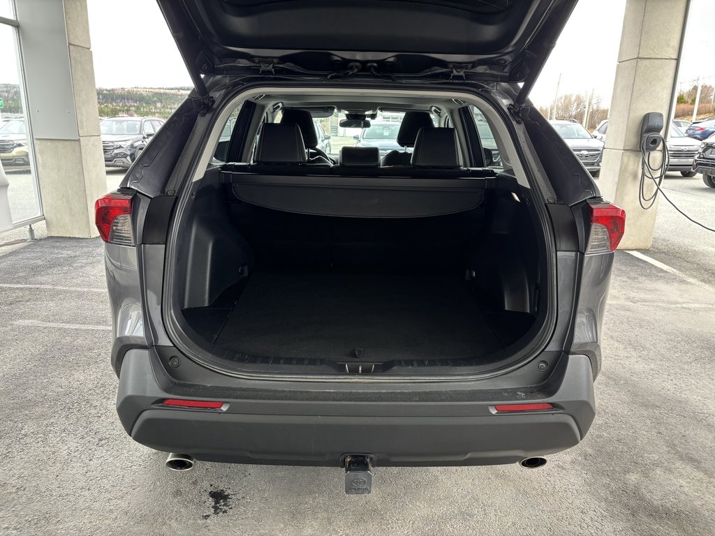 Toyota RAV4 XLE AWD 2022 à Saint-Georges, Québec - 22 - w1024h768px