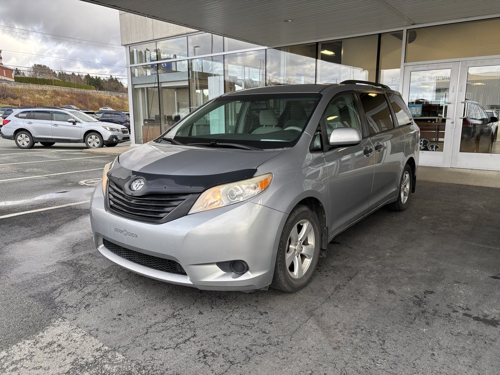 Sienna 5dr V6 7-Pass FWD 2011 à Saint-Georges, Québec - 7 - w1024h768px