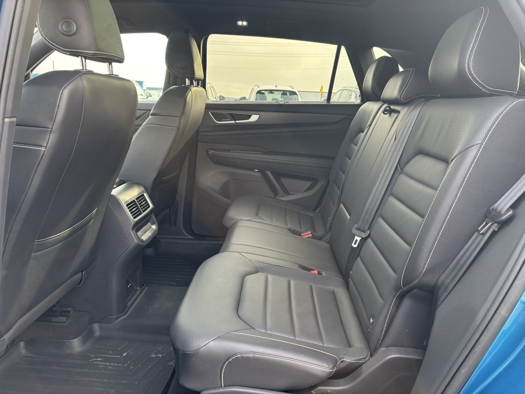2024 Volkswagen Atlas Cross Sport Highline 2.0 TSI 4MOTION in Saint-Georges, Quebec - 9 - w1024h768px