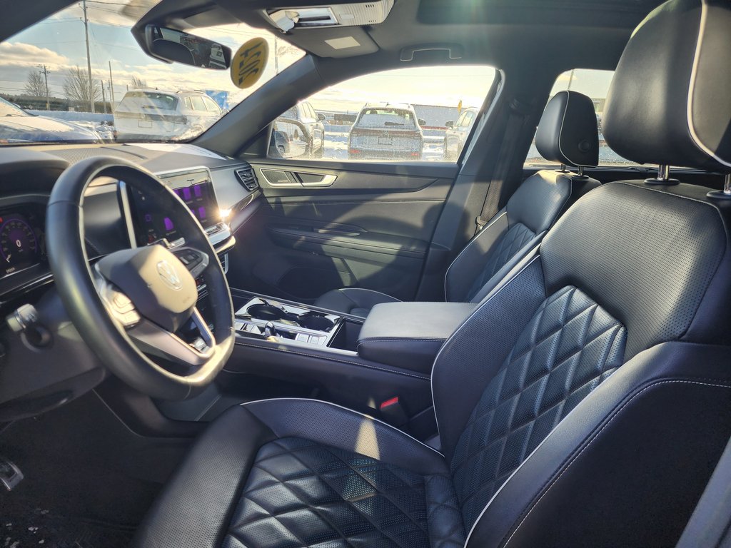 Volkswagen Atlas Cross Sport Execline 2.0 TSI 4MOTION 2024 à Saint-Georges, Québec - 9 - w1024h768px
