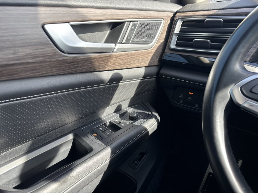 Volkswagen Atlas Execline 2.0 TSI 4MOTION 2024 à Saint-Georges, Québec - 11 - w1024h768px