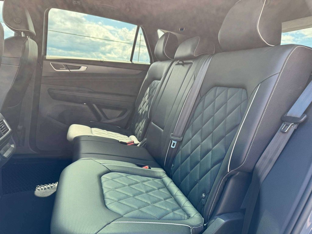 Volkswagen Atlas Crossport Execline 2024 à Saint-Georges, Québec - 9 - w1024h768px