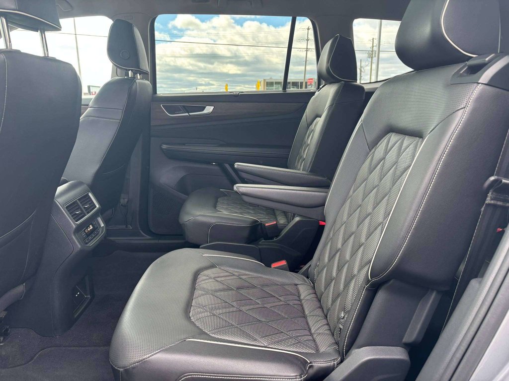 Volkswagen Atlas Execline 2024 à Saint-Georges, Québec - 10 - w1024h768px