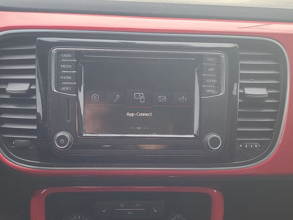 Volkswagen Beetle Convertible Trendline Auto 2018 à Saint-Georges, Québec - 9 - w1024h768px