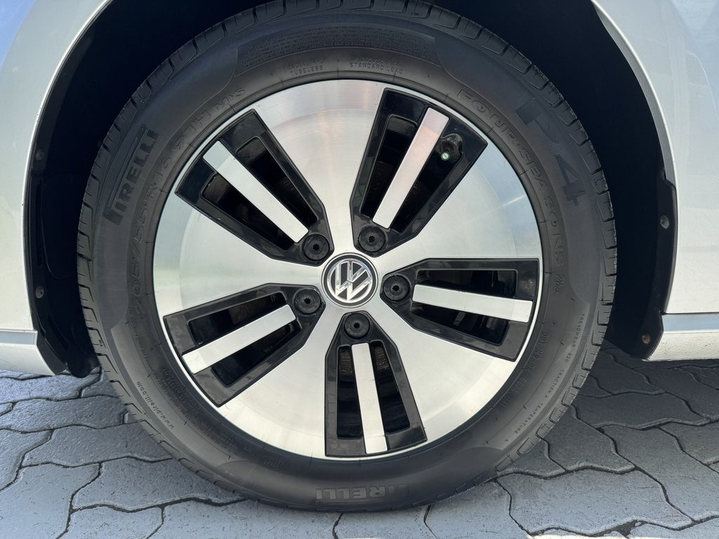 Volkswagen E-Golf Comfortline 4-Door 2020 à Saint-Georges, Québec - 18 - w1024h768px