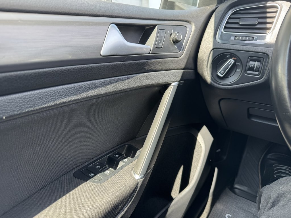 Volkswagen E-Golf Comfortline 4-Door 2020 à Saint-Georges, Québec - 16 - w1024h768px