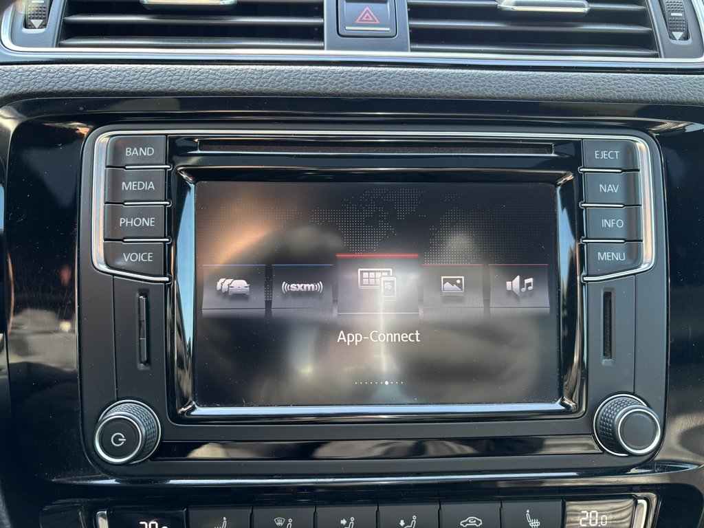 Volkswagen GLI 4dr 2.0 TSI Man GLI Autobahn 2017 à Saint-Georges, Québec - 16 - w1024h768px