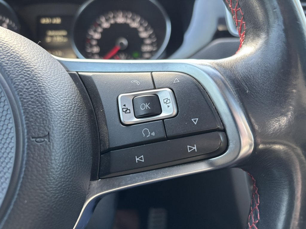 Volkswagen GLI 4dr 2.0 TSI Man GLI Autobahn 2017 à Saint-Georges, Québec - 15 - w1024h768px