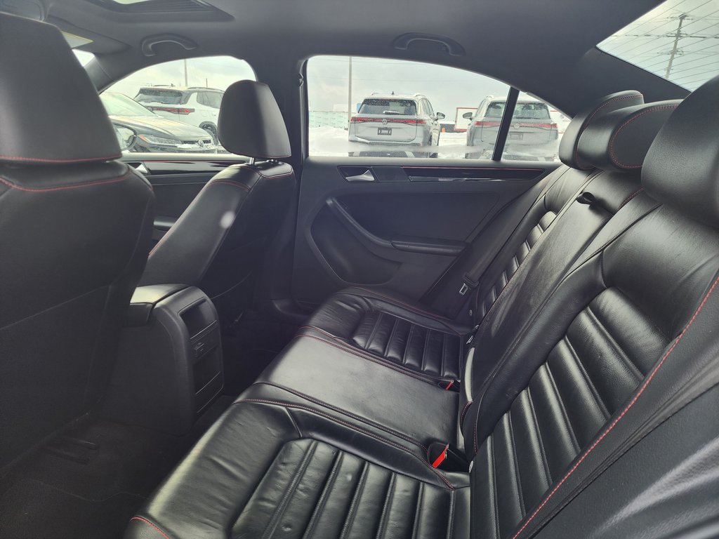 2017 Volkswagen GLI 4dr 2.0 TSI Man GLI Autobahn in Saint-Georges, Quebec - 19 - w1024h768px