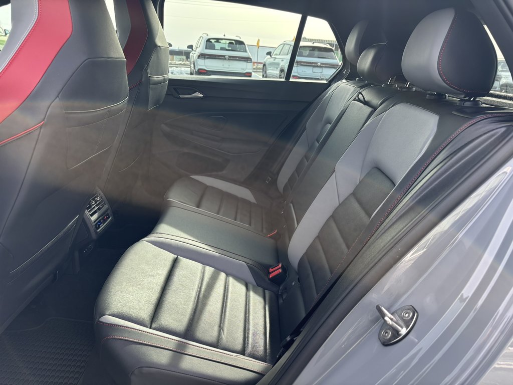 2023 Volkswagen Golf GTI Performance Auto in Saint-Georges, Quebec - 11 - w1024h768px