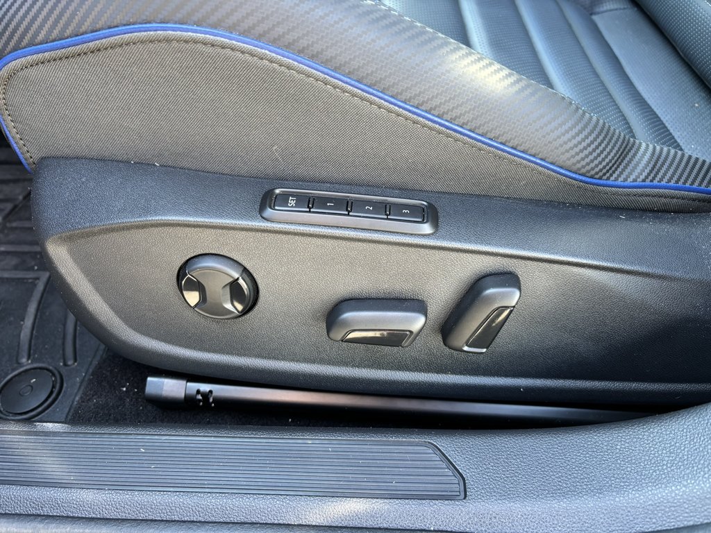 Volkswagen Golf R Black Edition DSG/Échapement Akrapovic 2025 à Saint-Georges, Québec - 15 - w1024h768px