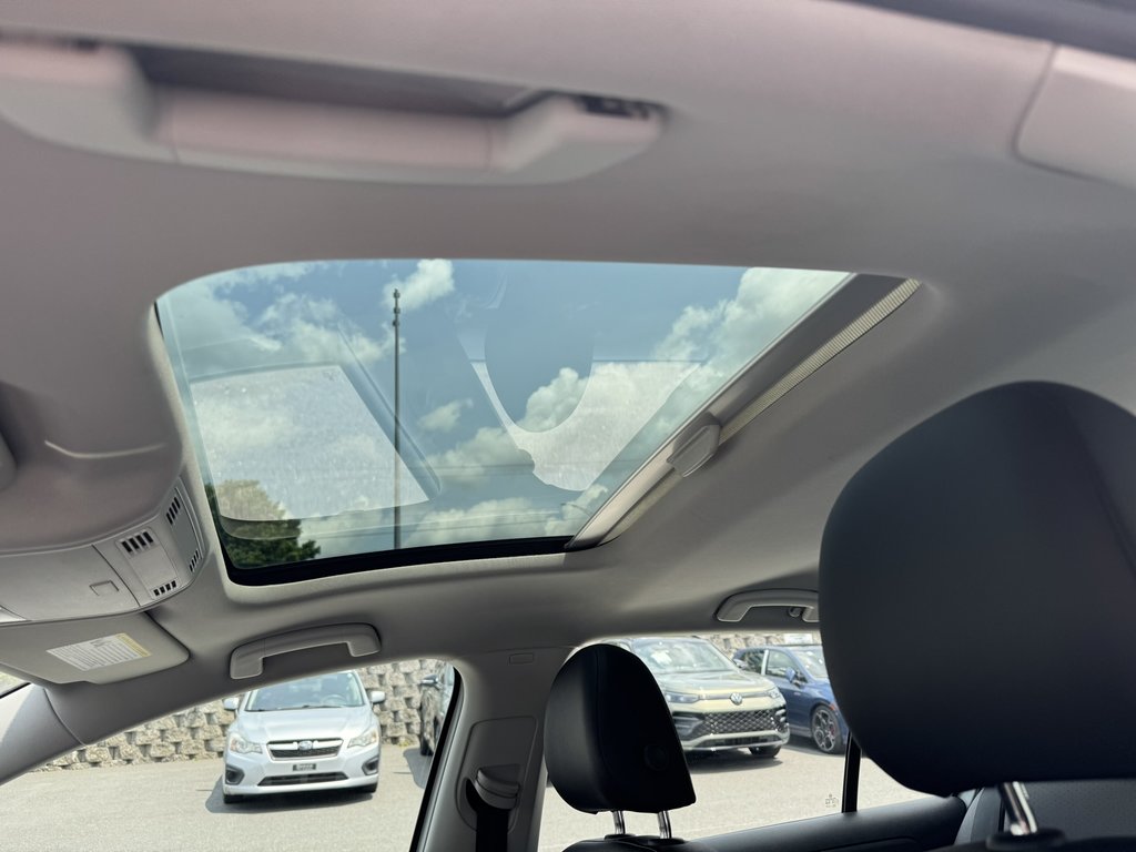 Volkswagen Golf Comfortline 5-door Auto 2018 à Saint-Georges, Québec - 9 - w1024h768px