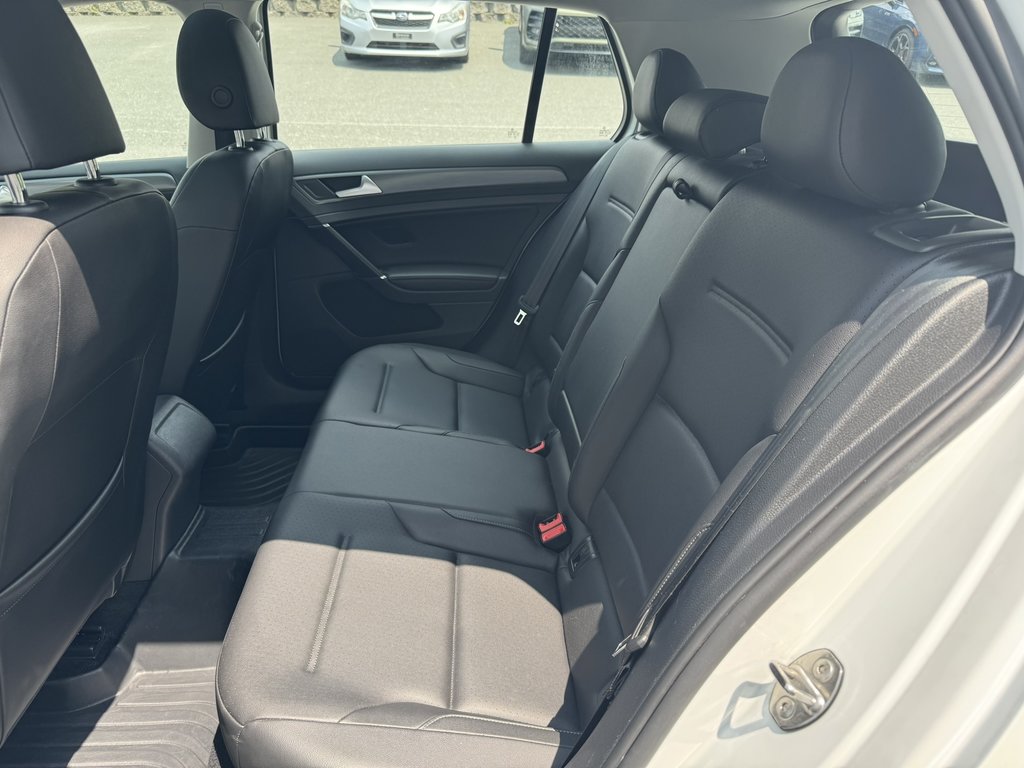 Volkswagen Golf Comfortline 5-door Auto 2018 à Saint-Georges, Québec - 8 - w1024h768px