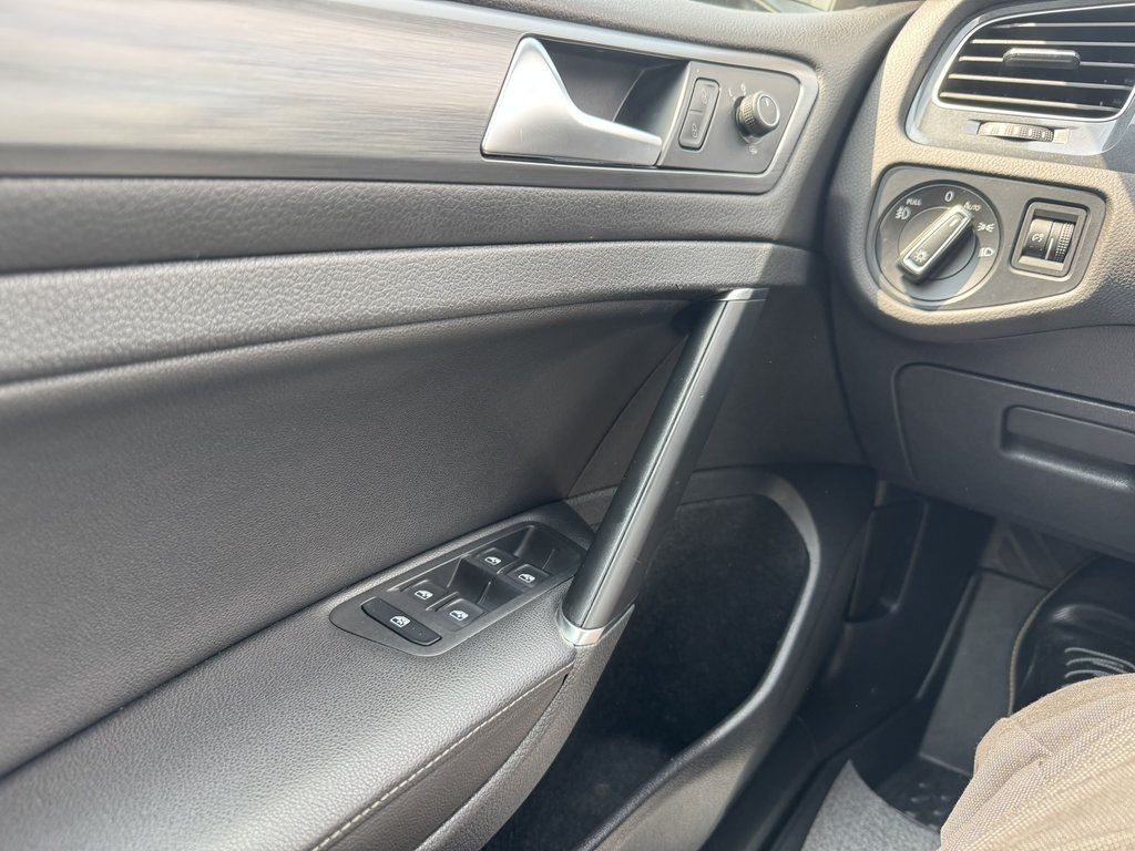 Volkswagen Golf Comfortline 5-door Auto 2018 à Saint-Georges, Québec - 17 - w1024h768px