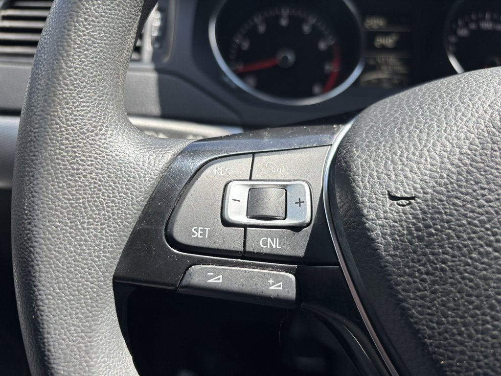 2015 Volkswagen Jetta Sedan 4dr 2.0L Man Trendline+ in Saint-Georges, Quebec - 9 - w1024h768px