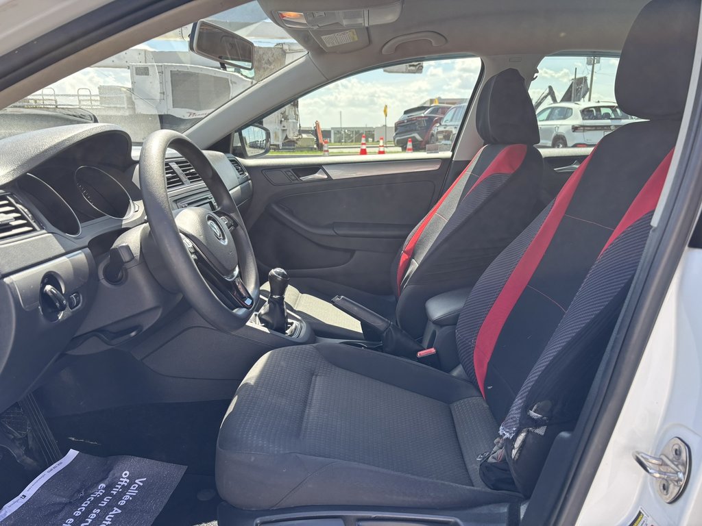 2015 Volkswagen Jetta Sedan 4dr 2.0L Man Trendline+ in Saint-Georges, Quebec - 7 - w1024h768px