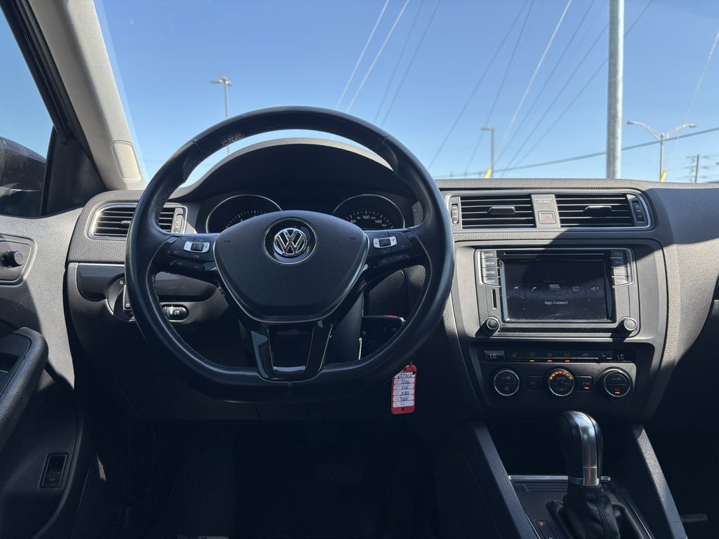 2016 Volkswagen Jetta Sedan 4dr Auto 1.8T Sport PZEV in Saint-Georges, Quebec - 9 - w1024h768px