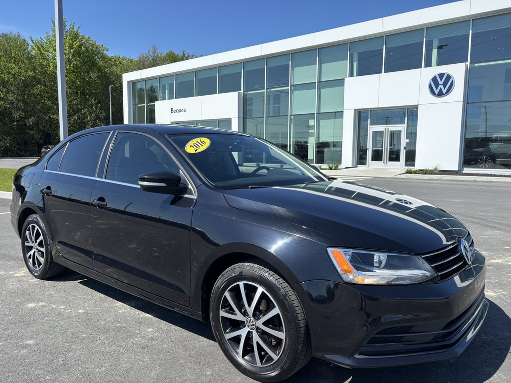 2016 Volkswagen Jetta Sedan 4dr Auto 1.8T Sport PZEV in Saint-Georges, Quebec - 1 - w1024h768px