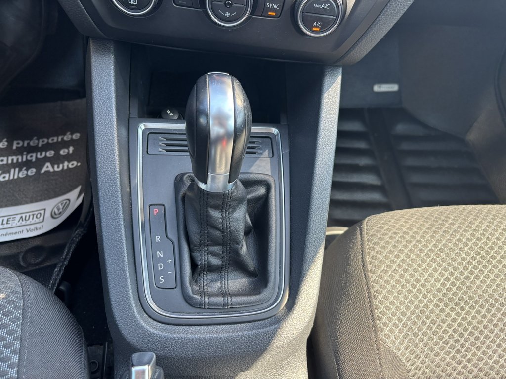 2016 Volkswagen Jetta Sedan 4dr Auto 1.8T Sport PZEV in Saint-Georges, Quebec - 14 - w1024h768px