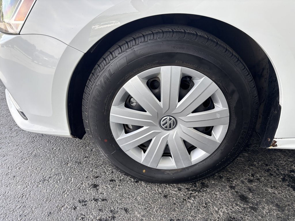 Volkswagen Jetta Sedan 4dr 1.4 TSI Auto Trendline+ 2017 à Saint-Georges, Québec - 9 - w1024h768px