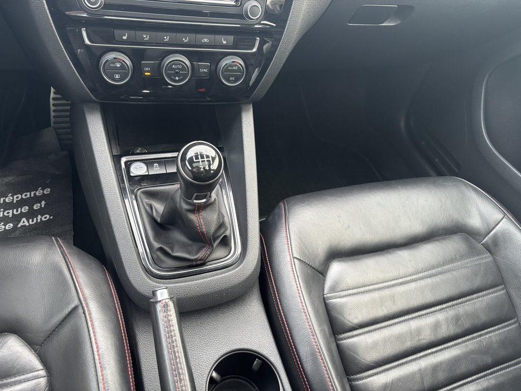 Volkswagen Jetta Sedan 4dr 2.0 TSI Man GLI Autobahn 2017 à Saint-Georges, Québec - 15 - w1024h768px