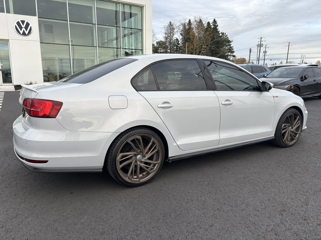 Volkswagen Jetta Sedan 4dr 2.0 TSI Man GLI Autobahn 2017 à Saint-Georges, Québec - 6 - w1024h768px