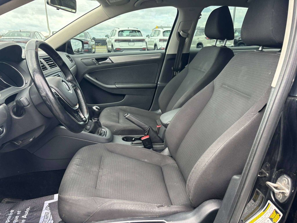 2016 Volkswagen Jetta Trendline in Saint-Georges, Quebec - 8 - w1024h768px