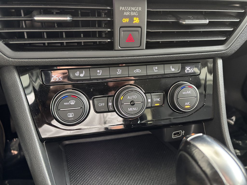 Volkswagen Jetta Execline Auto 2019 à Saint-Georges, Québec - 16 - w1024h768px