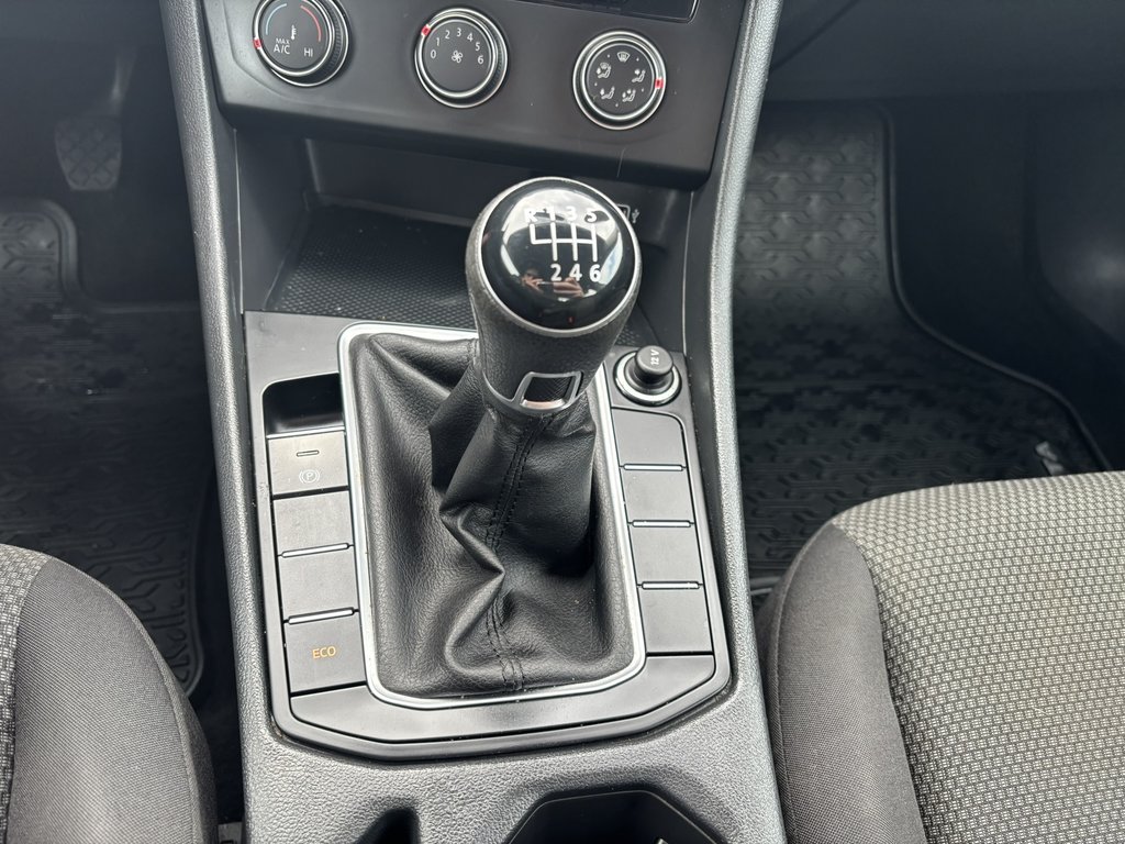 Volkswagen Jetta Comfortline Manual 2019 à Saint-Georges, Québec - 17 - w1024h768px