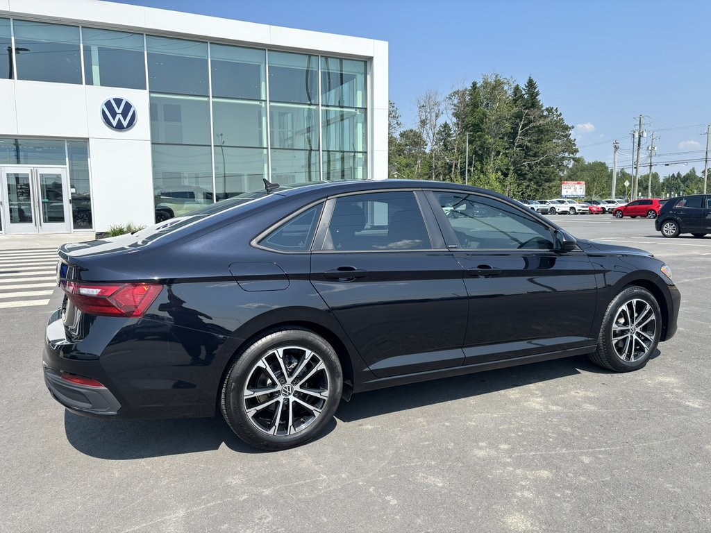 Volkswagen Jetta Comfortline Auto 2023 à Saint-Georges, Québec - 8 - w1024h768px