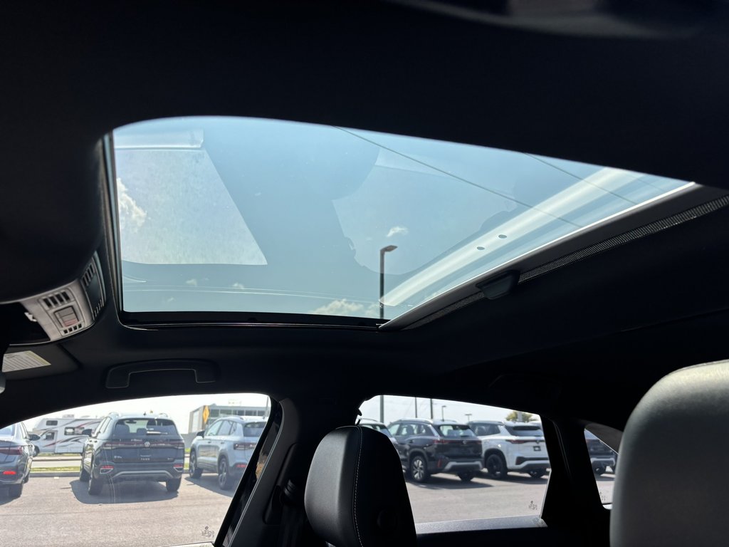 Volkswagen Jetta Comfortline Auto 2023 à Saint-Georges, Québec - 11 - w1024h768px