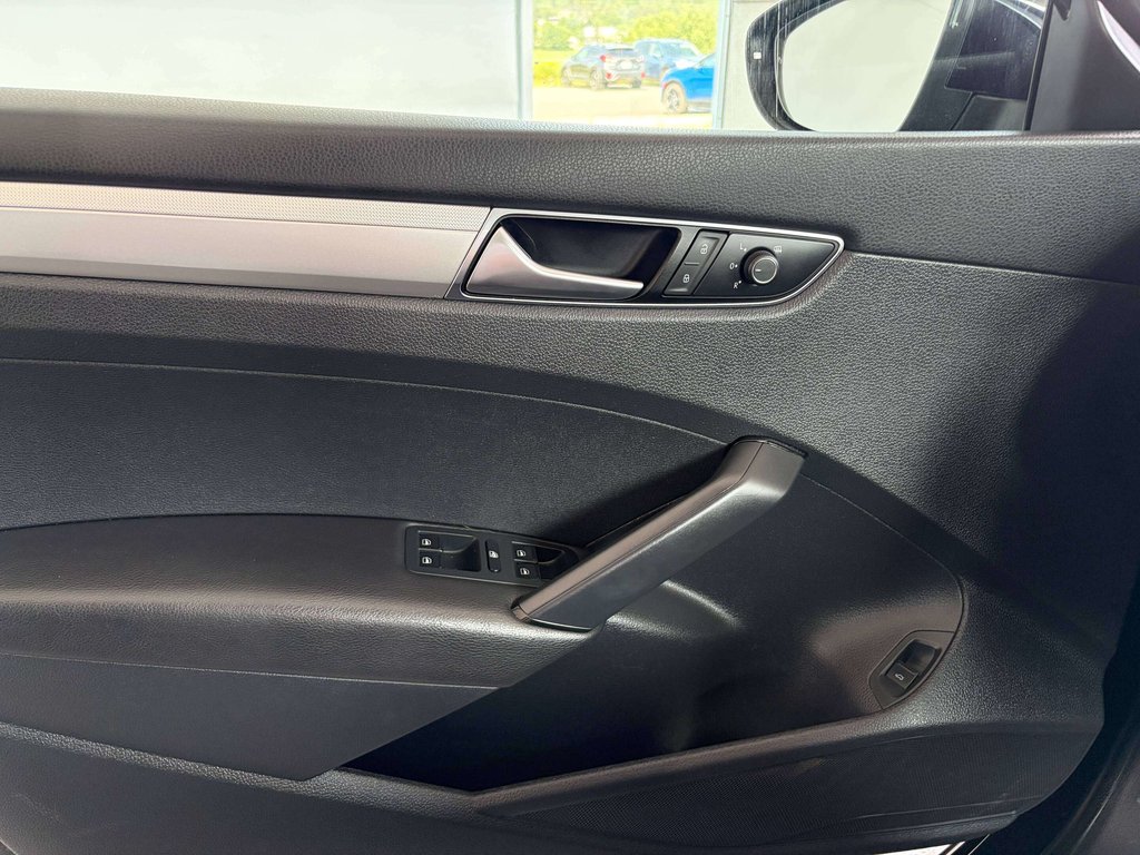 2016 Volkswagen Passat Trendline in Saint-Georges, Quebec - 17 - w1024h768px