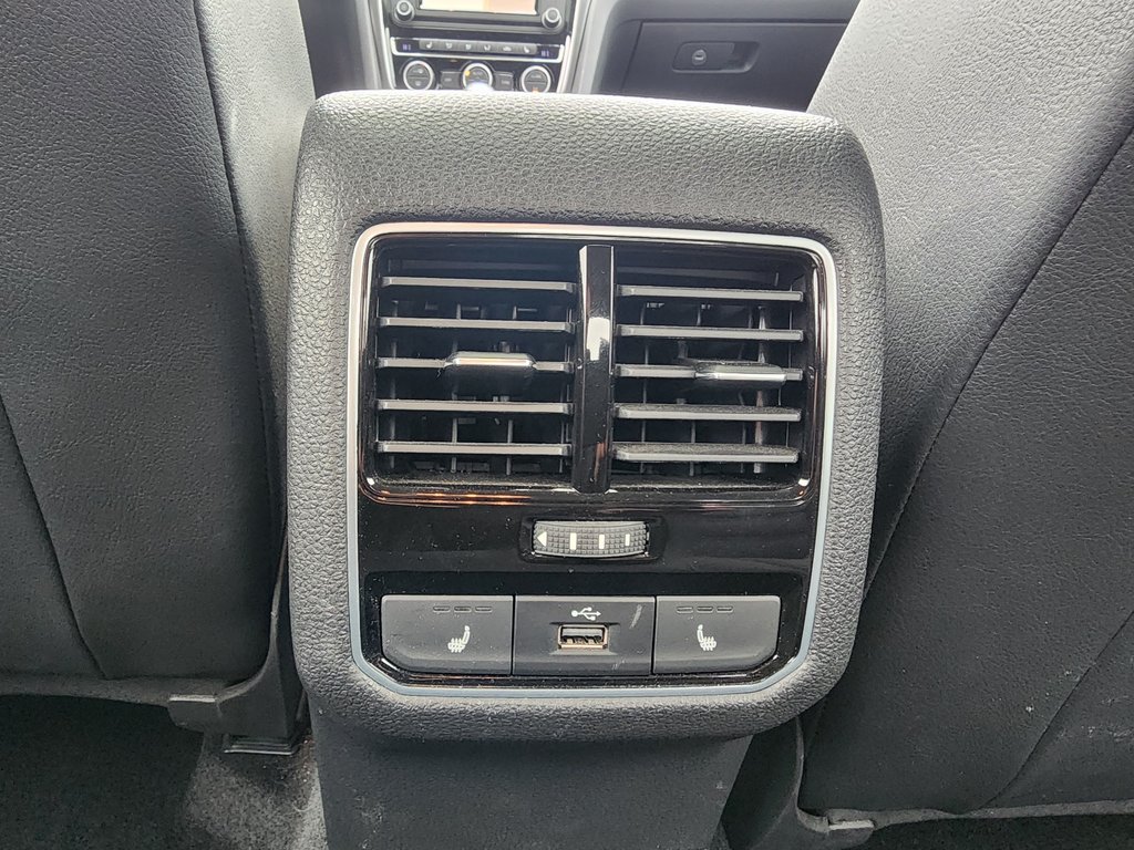 Volkswagen Passat 4dr Sdn 1.8 TSI Auto Highline 2017 à Saint-Georges, Québec - 20 - w1024h768px